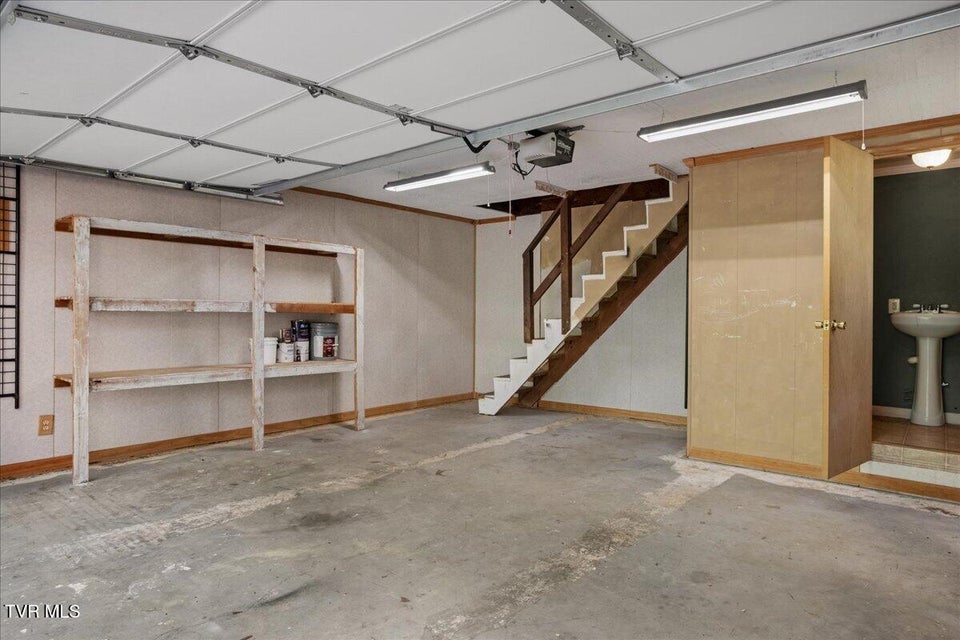 Photo #31: 470 Shady View Road