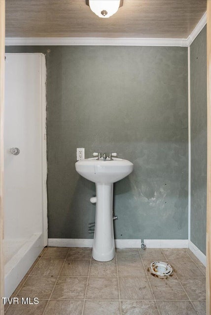 Photo #32: 470 Shady View Road