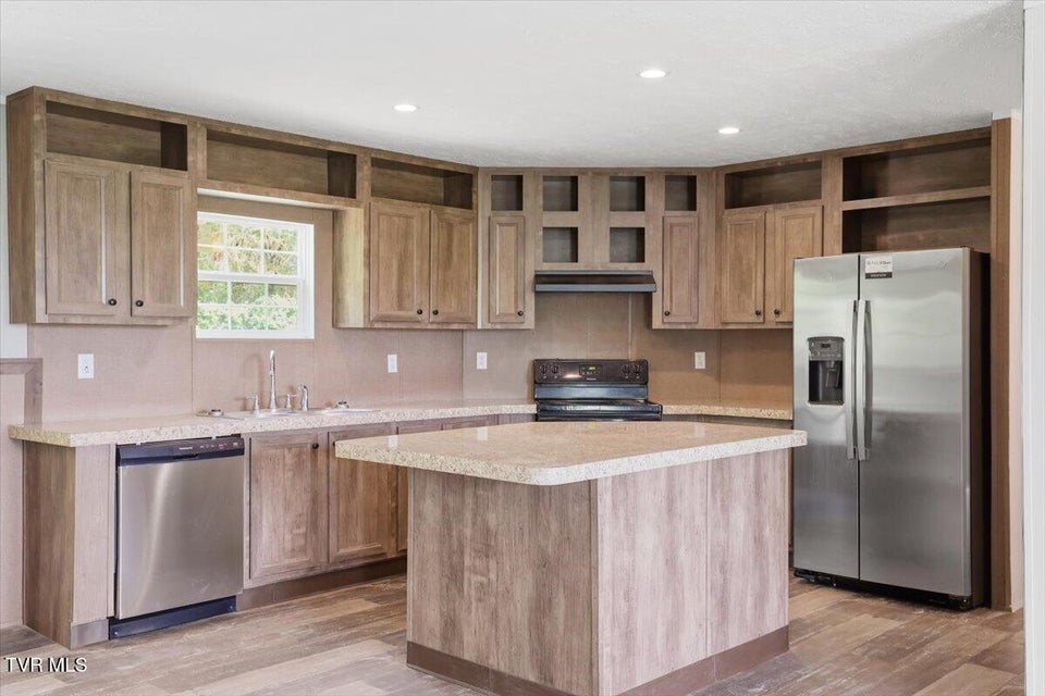 Photo #18: 206 Prospect Road