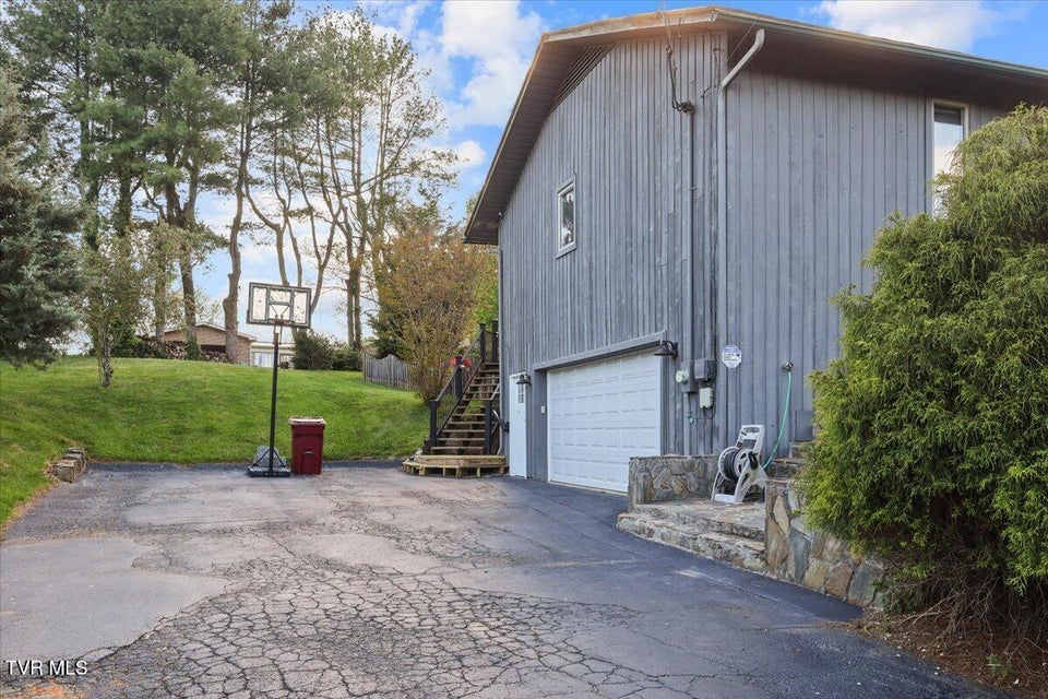 Photo #54: 1305 Knob Creek Road