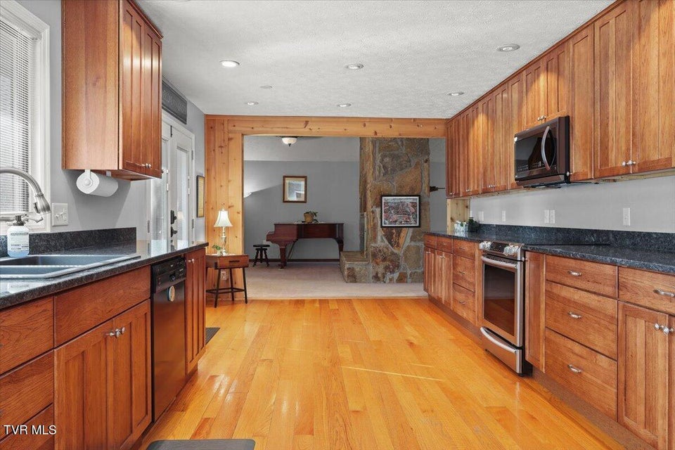 Photo #6: 1305 Knob Creek Road