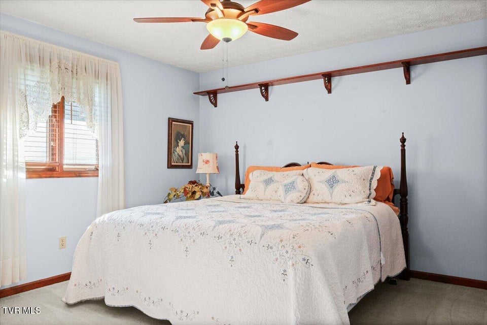 Photo #31: 1305 Knob Creek Road