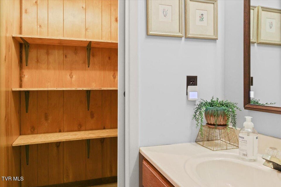 Photo #39: 1305 Knob Creek Road