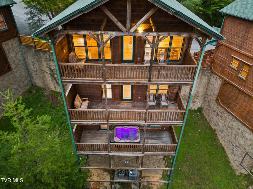 Photo #10: 820 Great Smoky Way