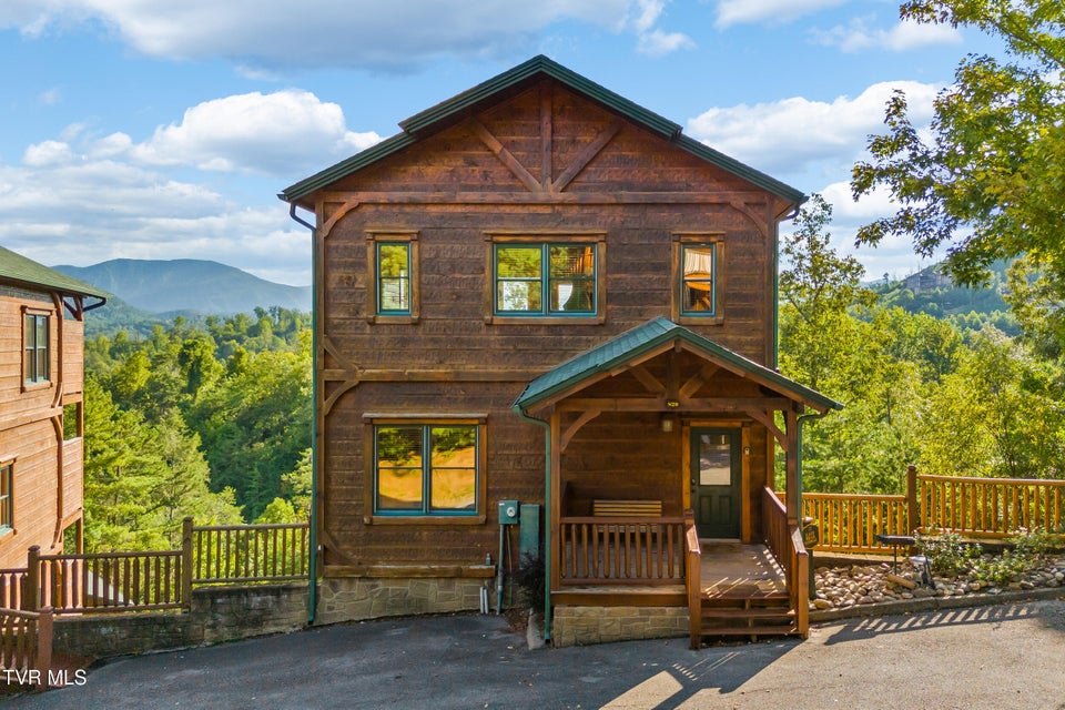 Photo #13: 820 Great Smoky Way