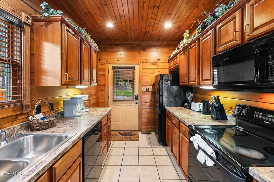 Photo #18: 820 Great Smoky Way