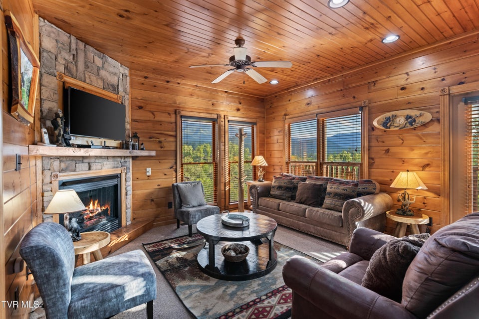 Photo #20: 820 Great Smoky Way