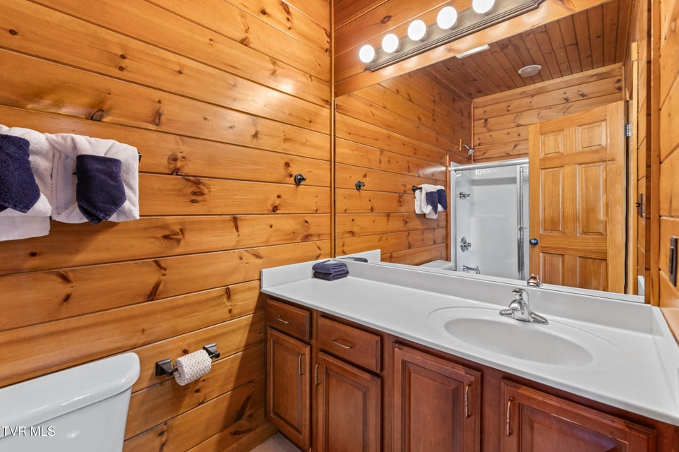 Photo #29: 820 Great Smoky Way