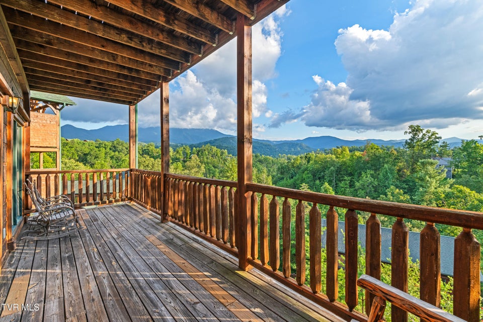 Photo #3: 820 Great Smoky Way