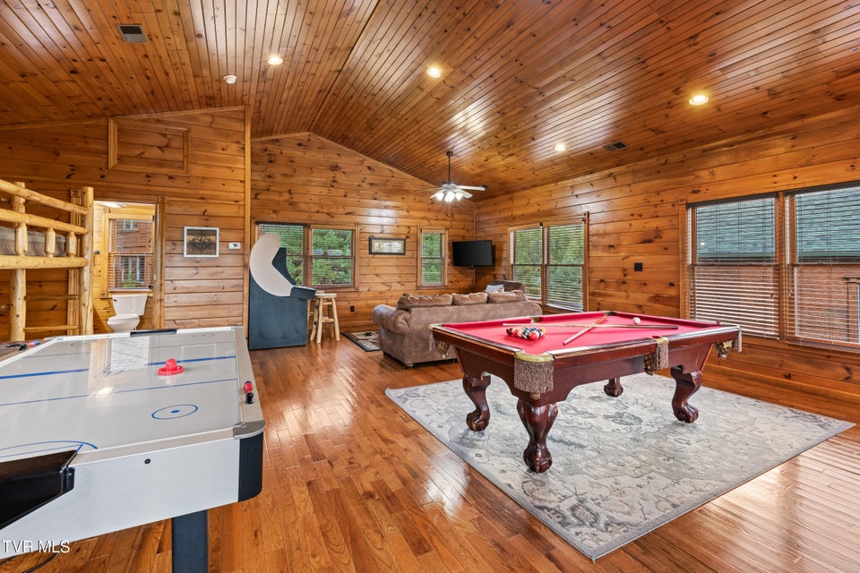 Photo #30: 820 Great Smoky Way