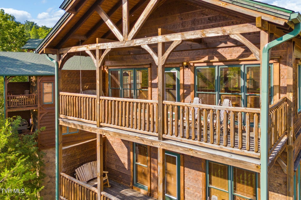 Photo #37: 820 Great Smoky Way