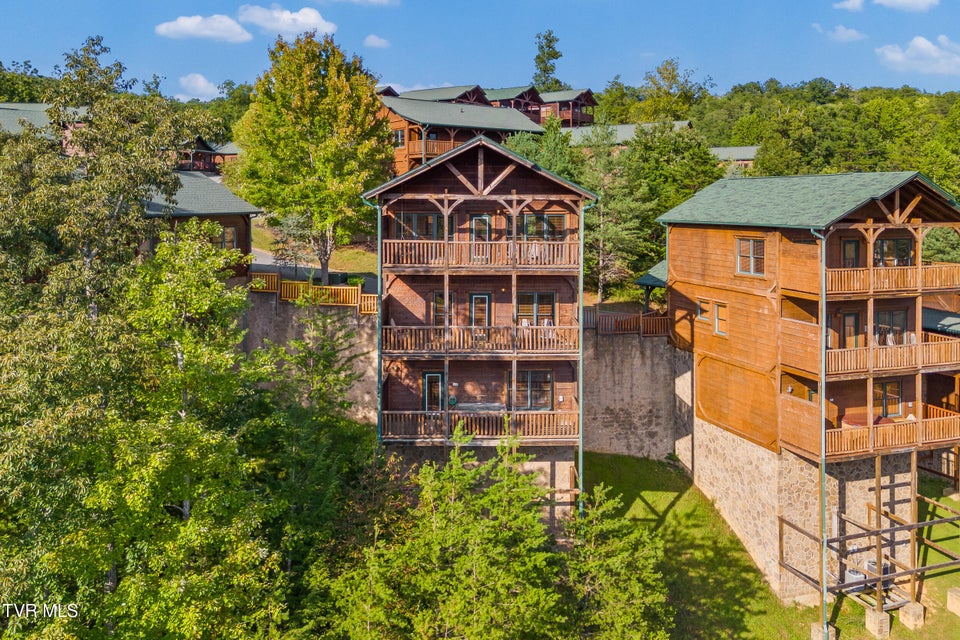 Photo #58: 820 Great Smoky Way