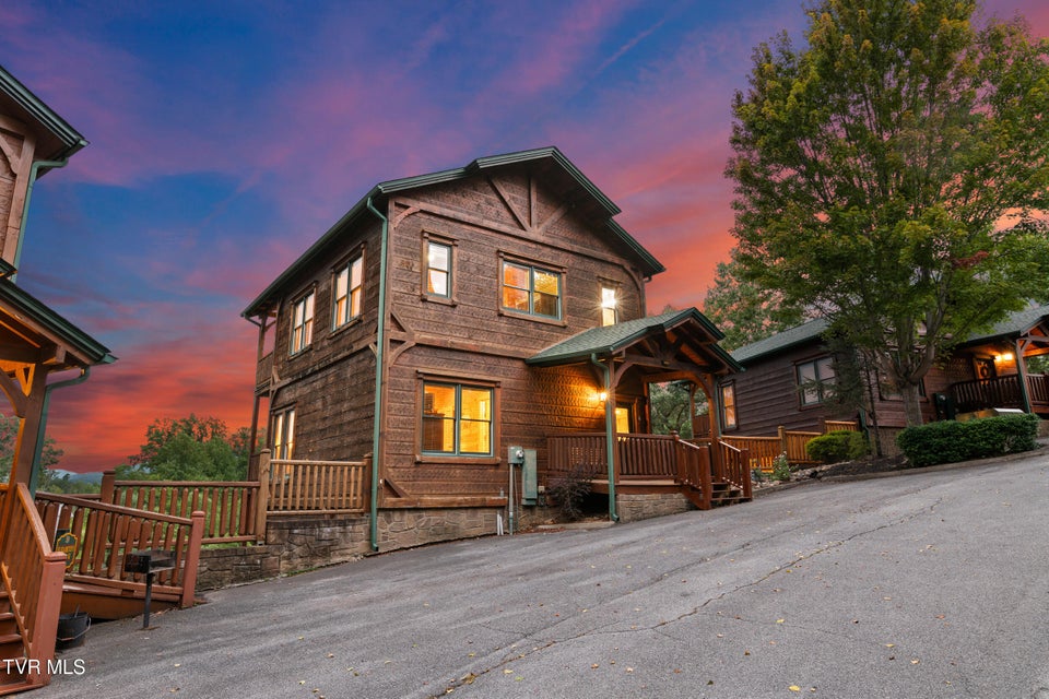 Photo #6: 820 Great Smoky Way