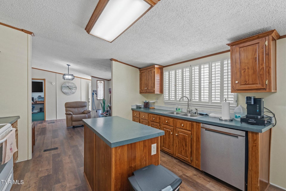 Photo #16: 31 Dearstone Drive