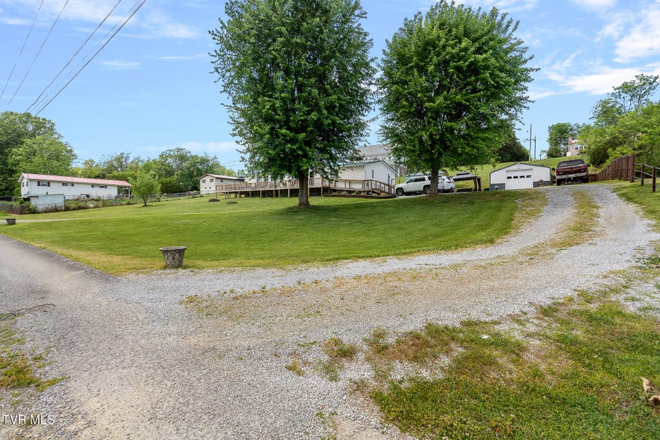 Photo #37: 31 Dearstone Drive