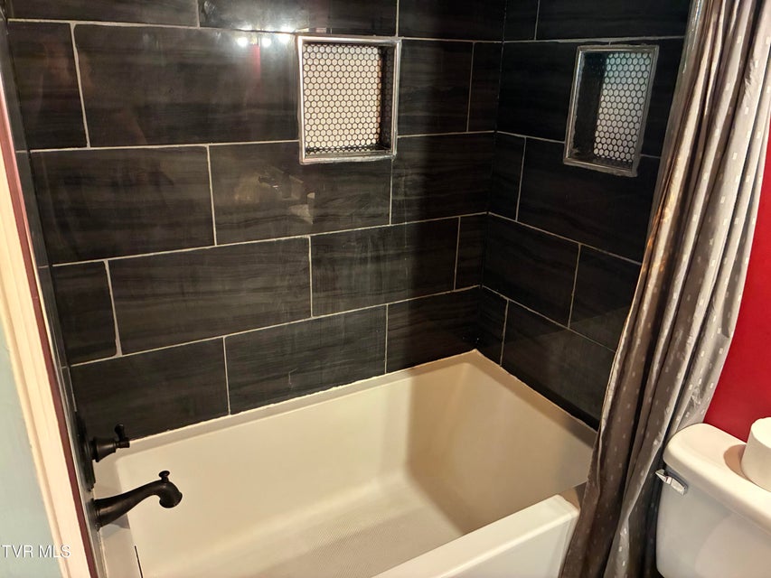 Photo #8: 1833 Presswood Road