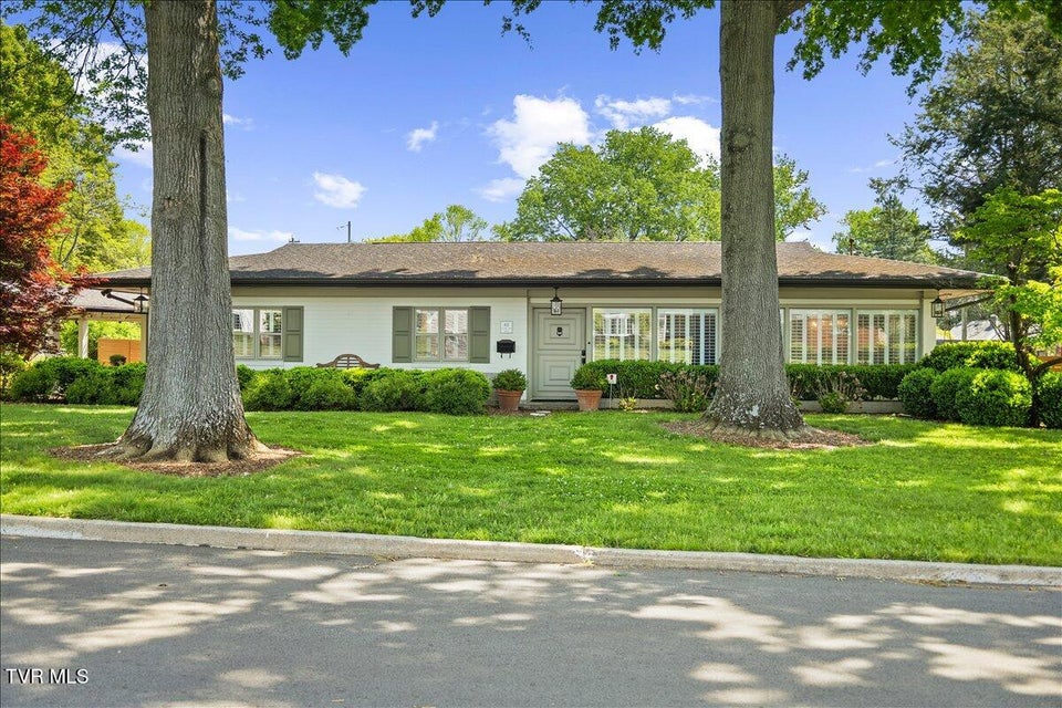 Photo #2: 802 Mountain View Circle