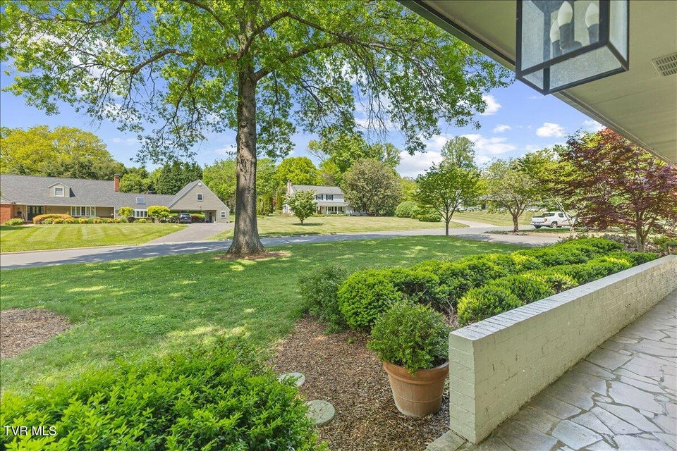 Photo #5: 802 Mountain View Circle