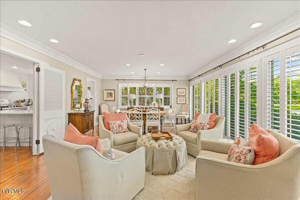 Photo #8: 802 Mountain View Circle