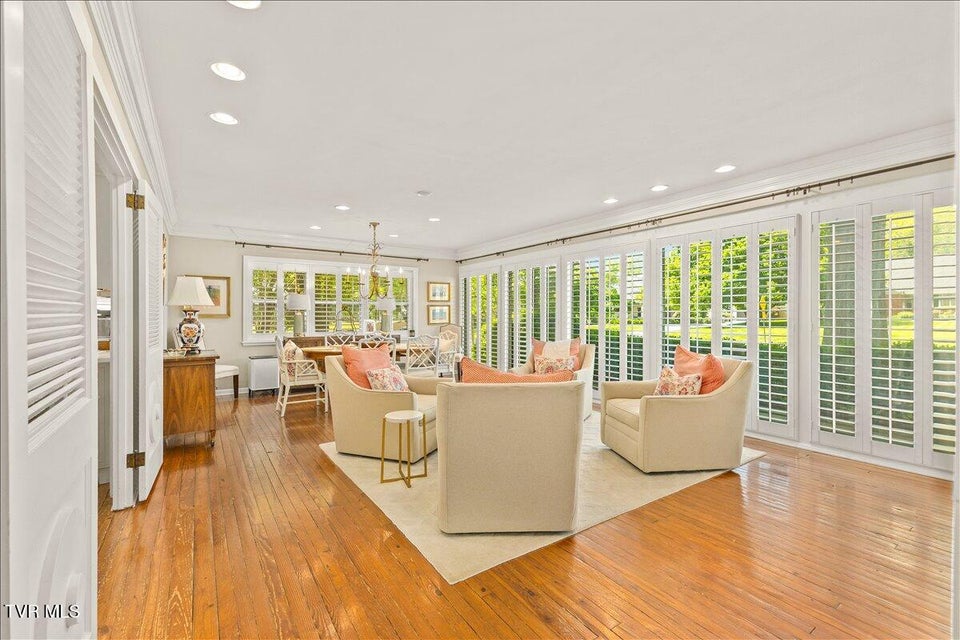 Photo #10: 802 Mountain View Circle