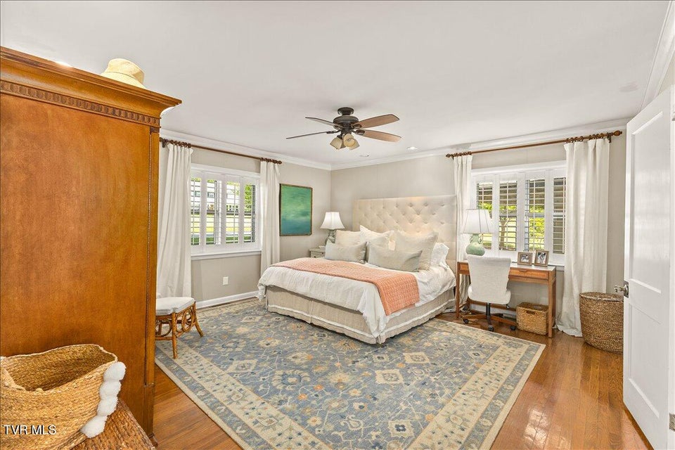 Photo #17: 802 Mountain View Circle