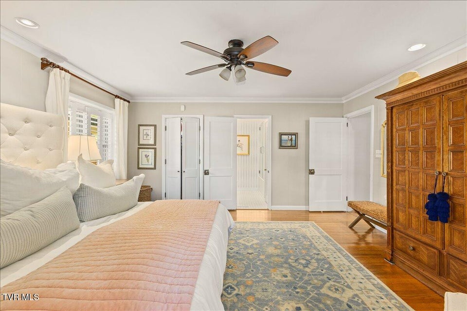 Photo #18: 802 Mountain View Circle