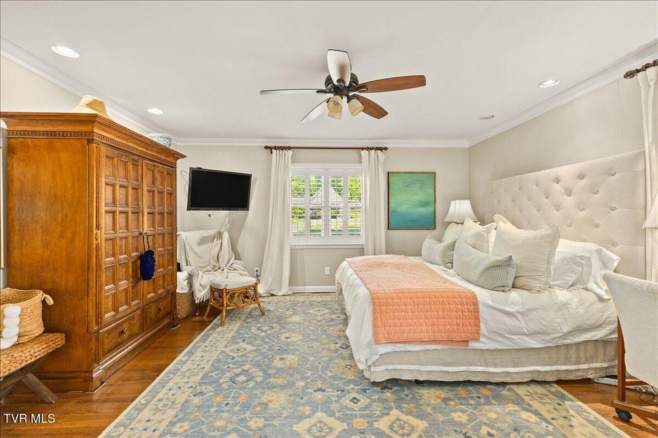 Photo #24: 802 Mountain View Circle