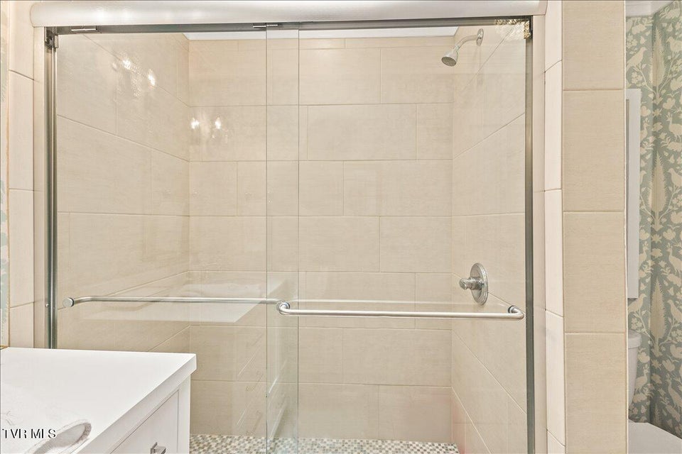 Photo #28: 802 Mountain View Circle