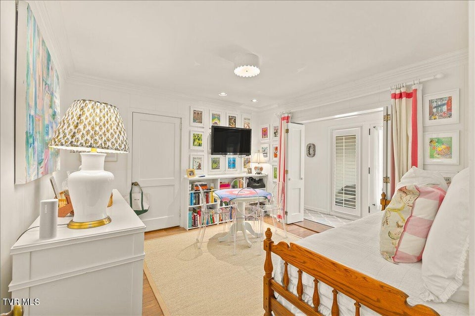 Photo #29: 802 Mountain View Circle