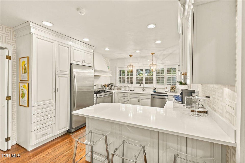 Photo #31: 802 Mountain View Circle