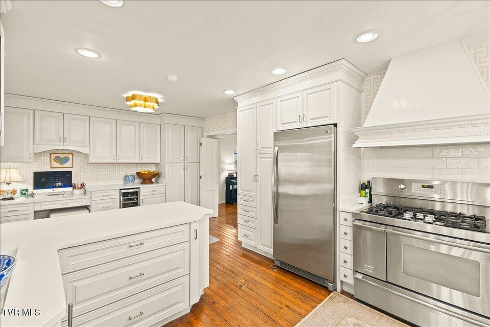 Photo #36: 802 Mountain View Circle