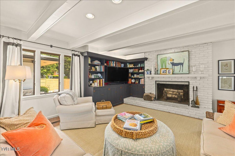 Photo #42: 802 Mountain View Circle