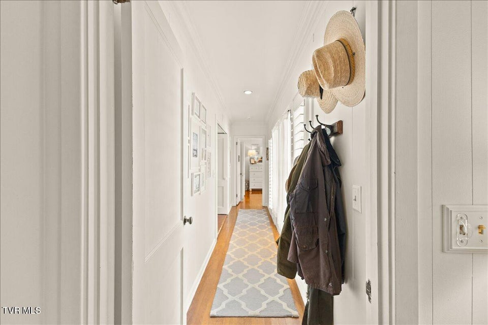 Photo #44: 802 Mountain View Circle