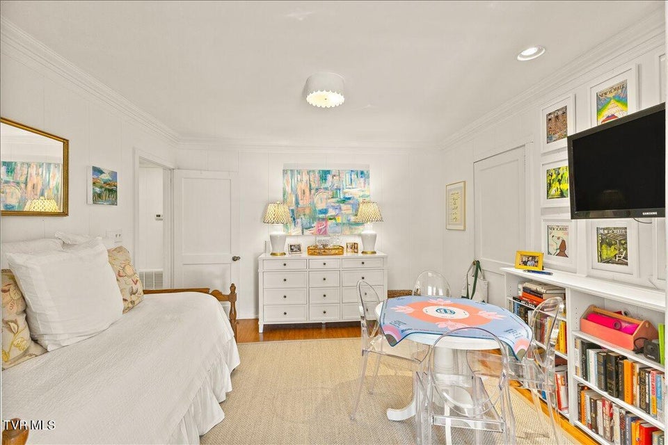 Photo #45: 802 Mountain View Circle