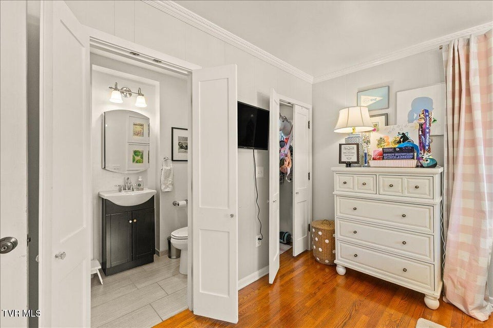 Photo #47: 802 Mountain View Circle