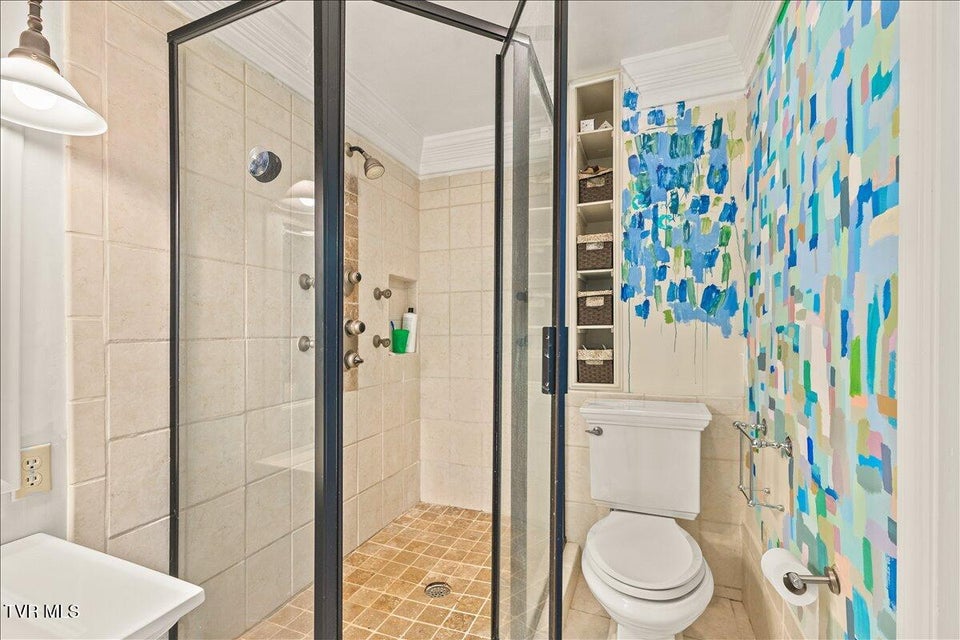 Photo #57: 802 Mountain View Circle