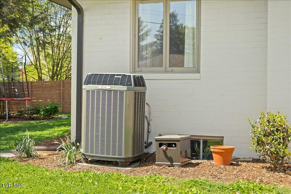 Photo #64: 802 Mountain View Circle