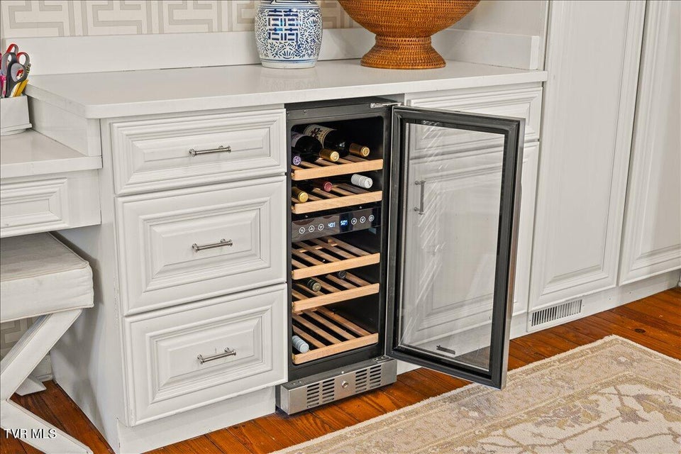 Photo #68: 802 Mountain View Circle