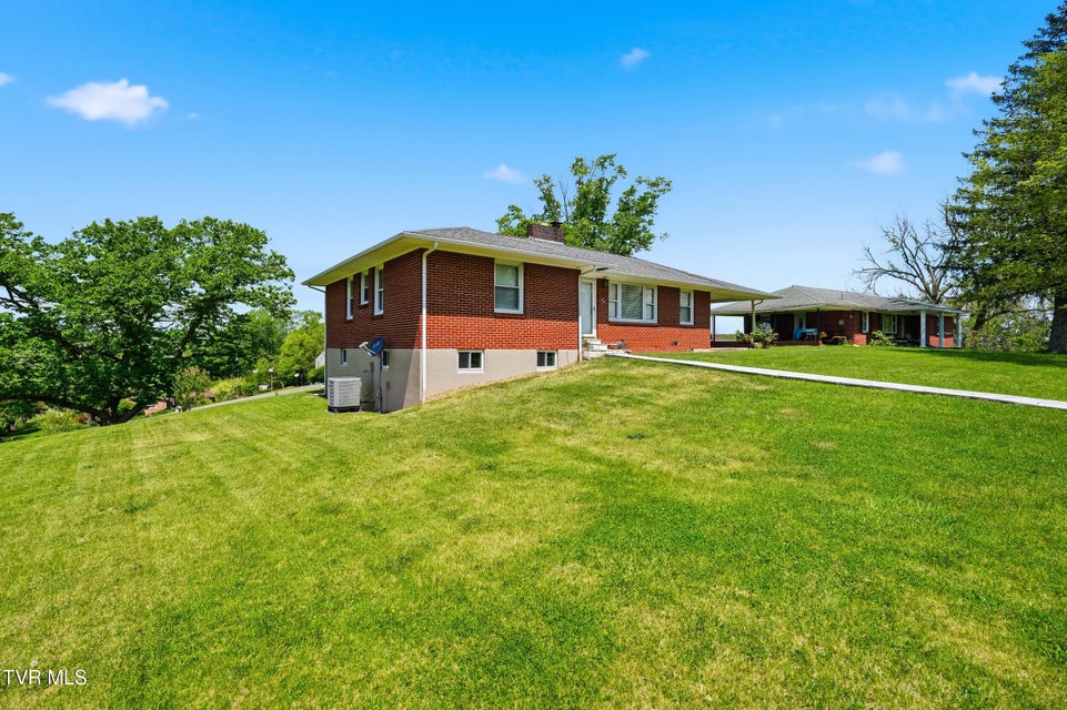 Photo #3: 26 Wh Short Street