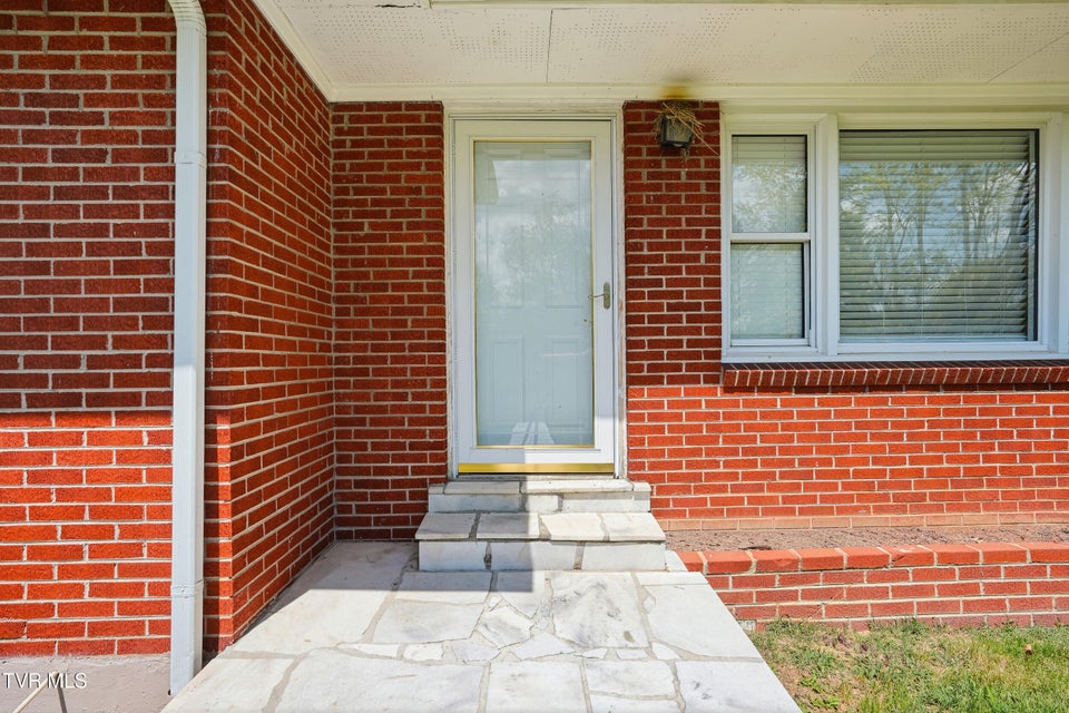 Photo #4: 26 Wh Short Street