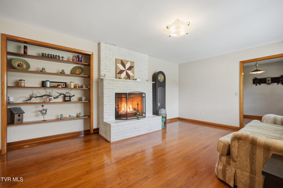 Photo #5: 26 Wh Short Street