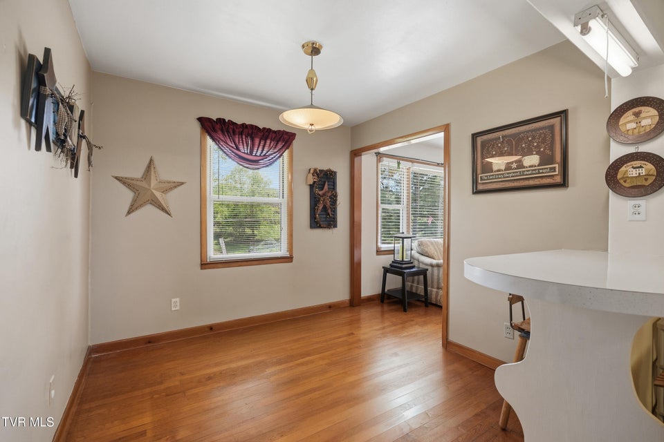 Photo #13: 26 Wh Short Street