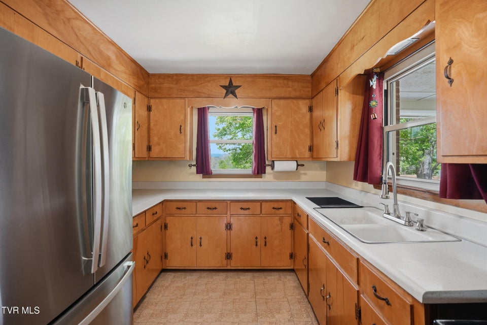 Photo #15: 26 Wh Short Street