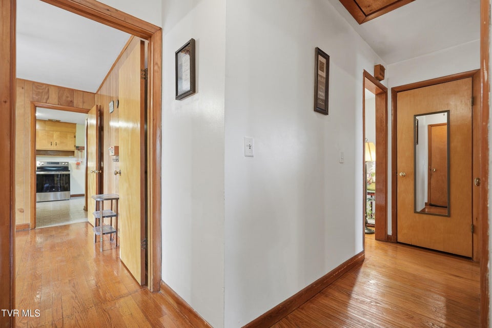 Photo #18: 26 Wh Short Street