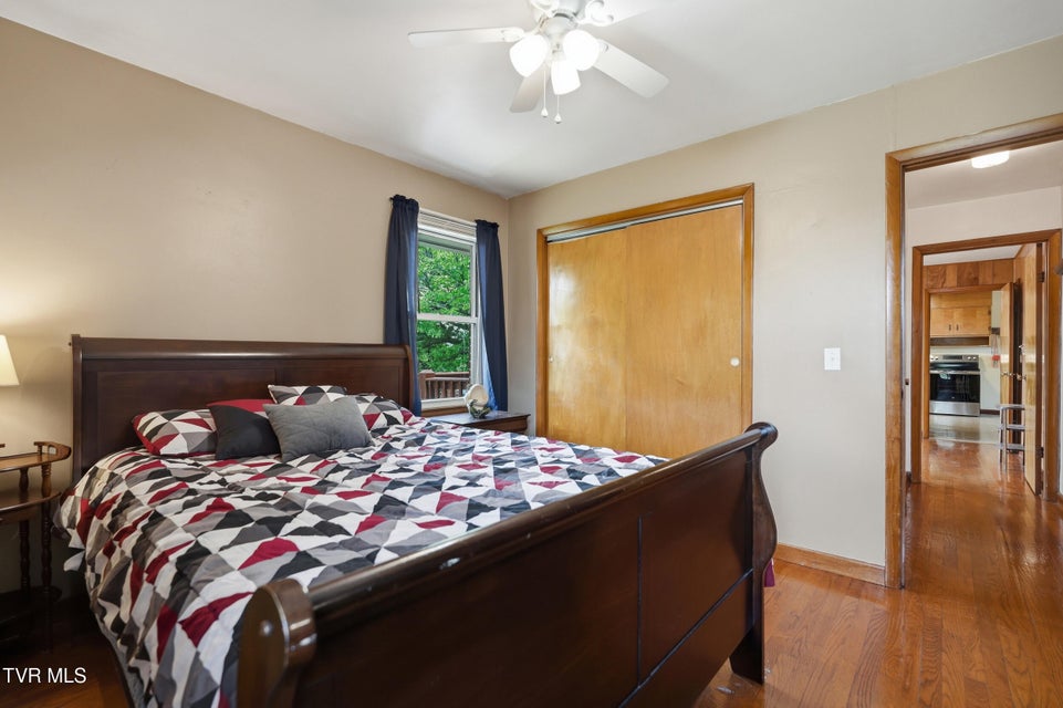 Photo #23: 26 Wh Short Street