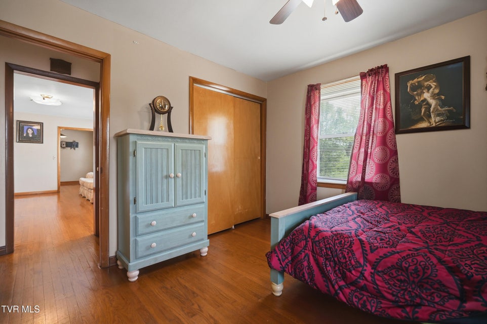 Photo #26: 26 Wh Short Street