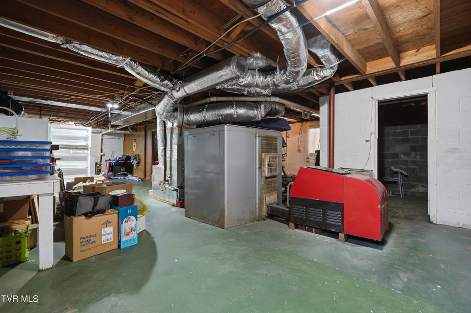 Photo #31: 26 Wh Short Street