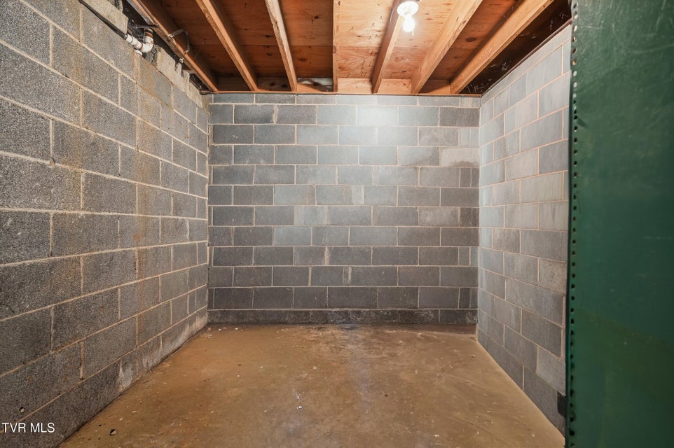 Photo #32: 26 Wh Short Street