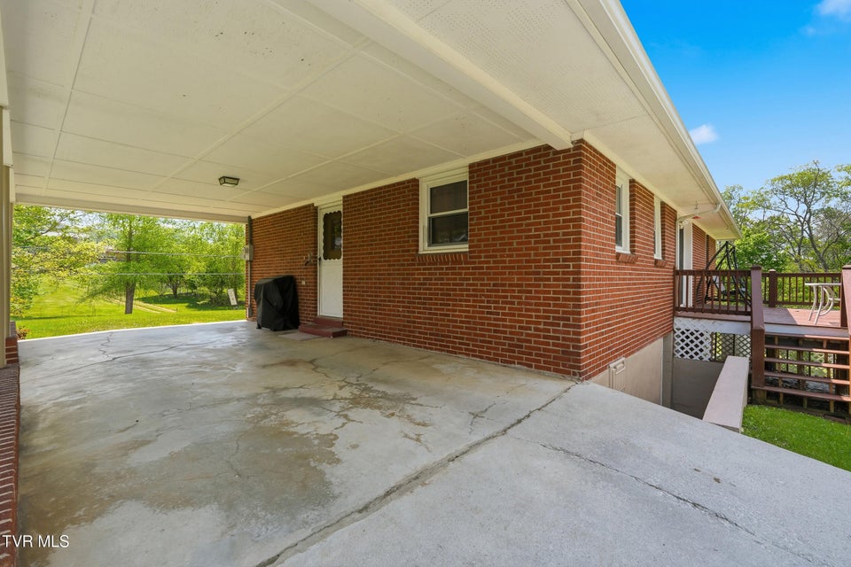 Photo #9: 26 Wh Short Street