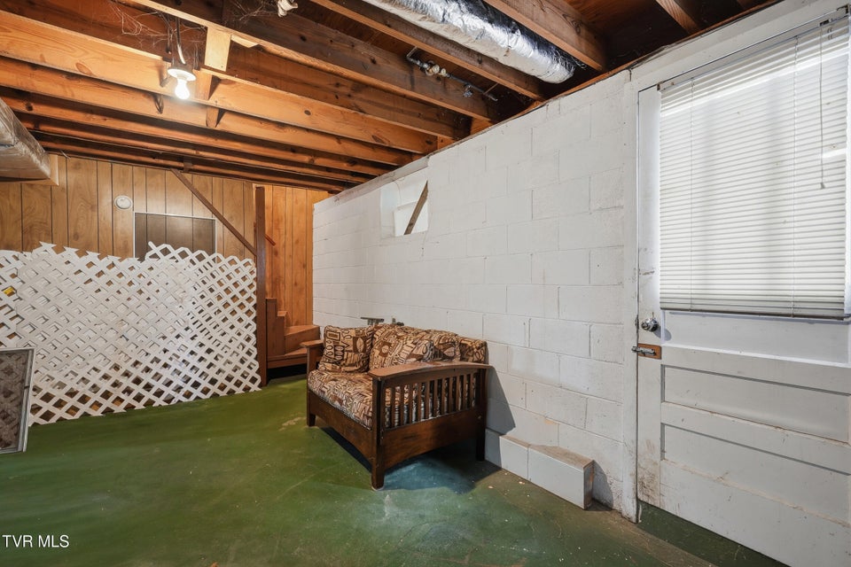 Photo #35: 26 Wh Short Street